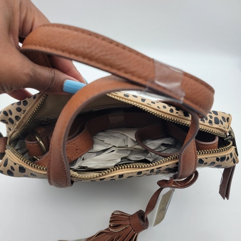 NWT UNIVERSAL THREAD Goods Co. Leopard Pleather Lined Crossbody - Picture 6 of 8